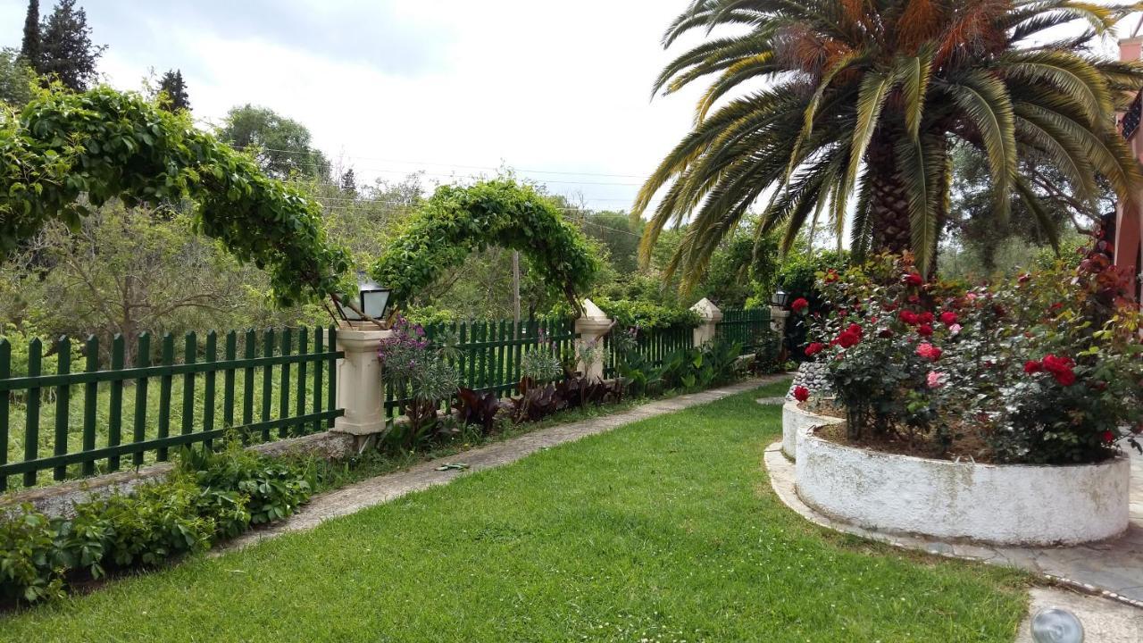 Pool Villa Grigoris Aspiotades Exterior foto