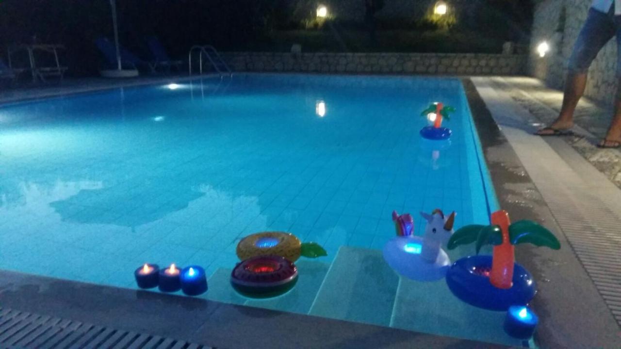 Pool Villa Grigoris Aspiotades Exterior foto