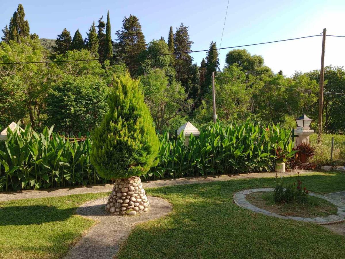Pool Villa Grigoris Aspiotades Exterior foto
